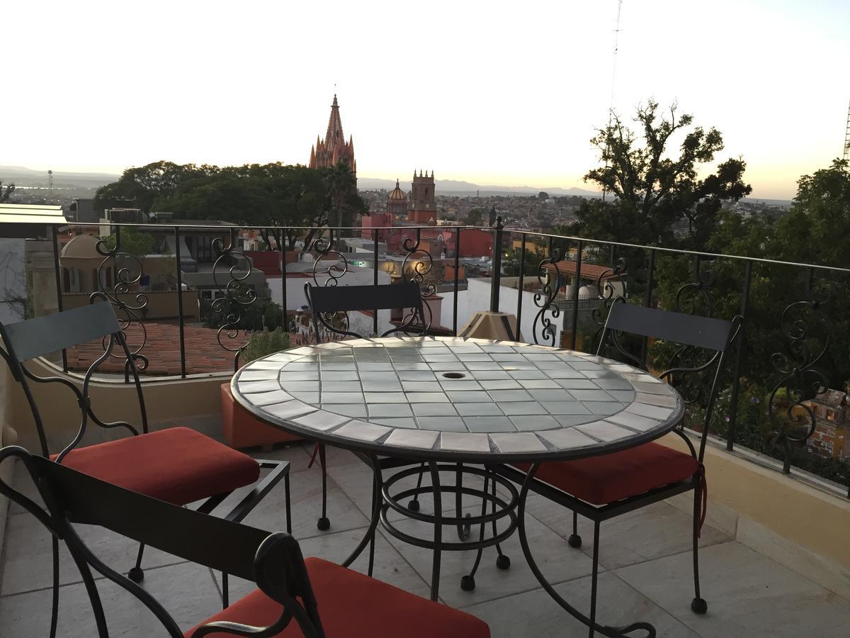 Casa Del Tio Hotel Boutique San Miguel de Allende Eksteriør billede View from the rooftop of the hotel