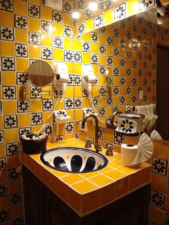 Casa Del Tio Hotel Boutique San Miguel de Allende Værelse billede Bathroom in Morocco